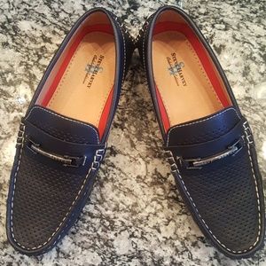 Boys 5 1/2 blue Steve Harvey dock shoes